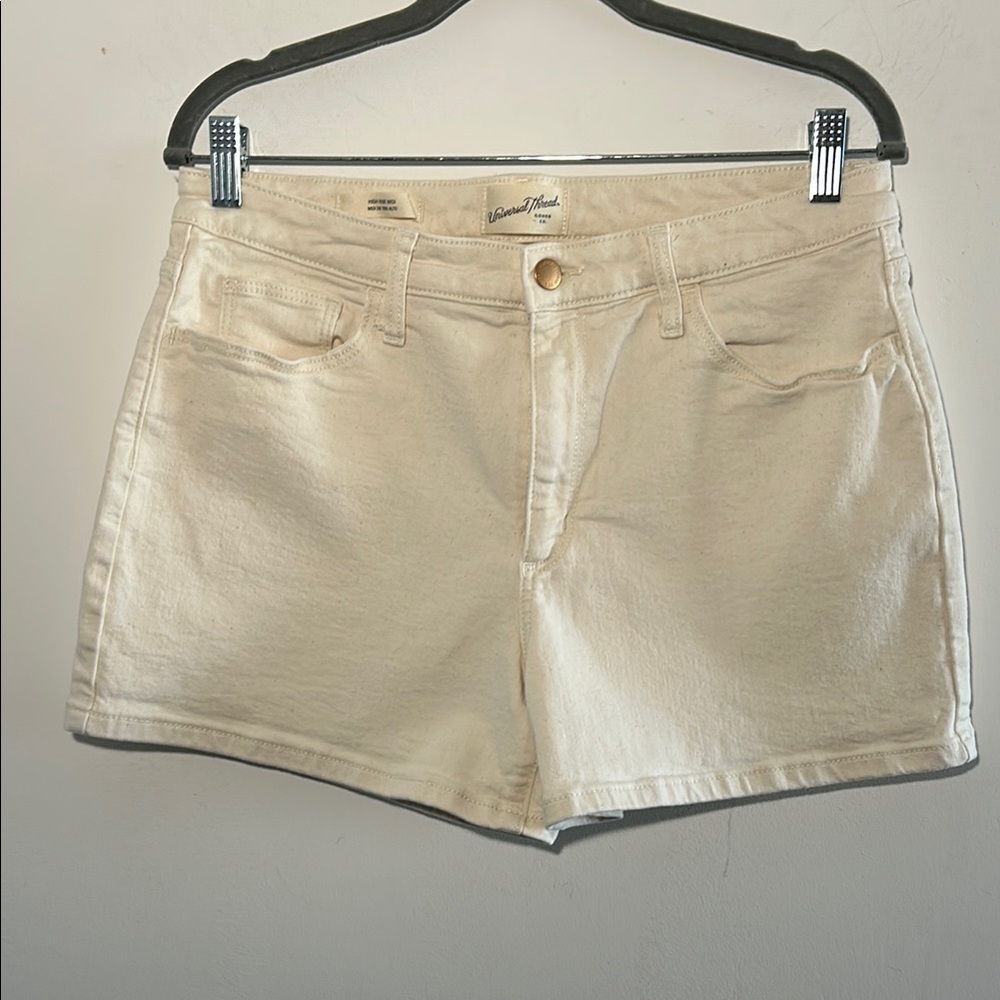 🛍️ Universal Thread Women's Size 12/31 Tan Jean Shorts